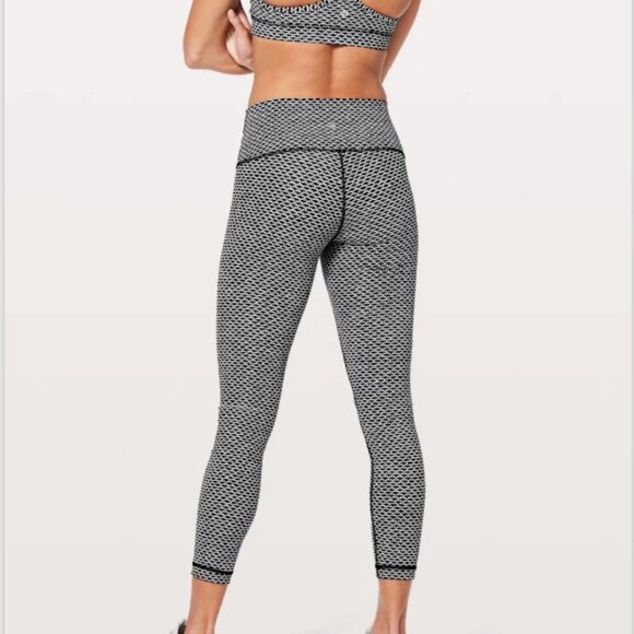 Lululemon Wunder Under High Rise Tight High Times Capri Womens Sz 6 Black White - Picture 4 of 5